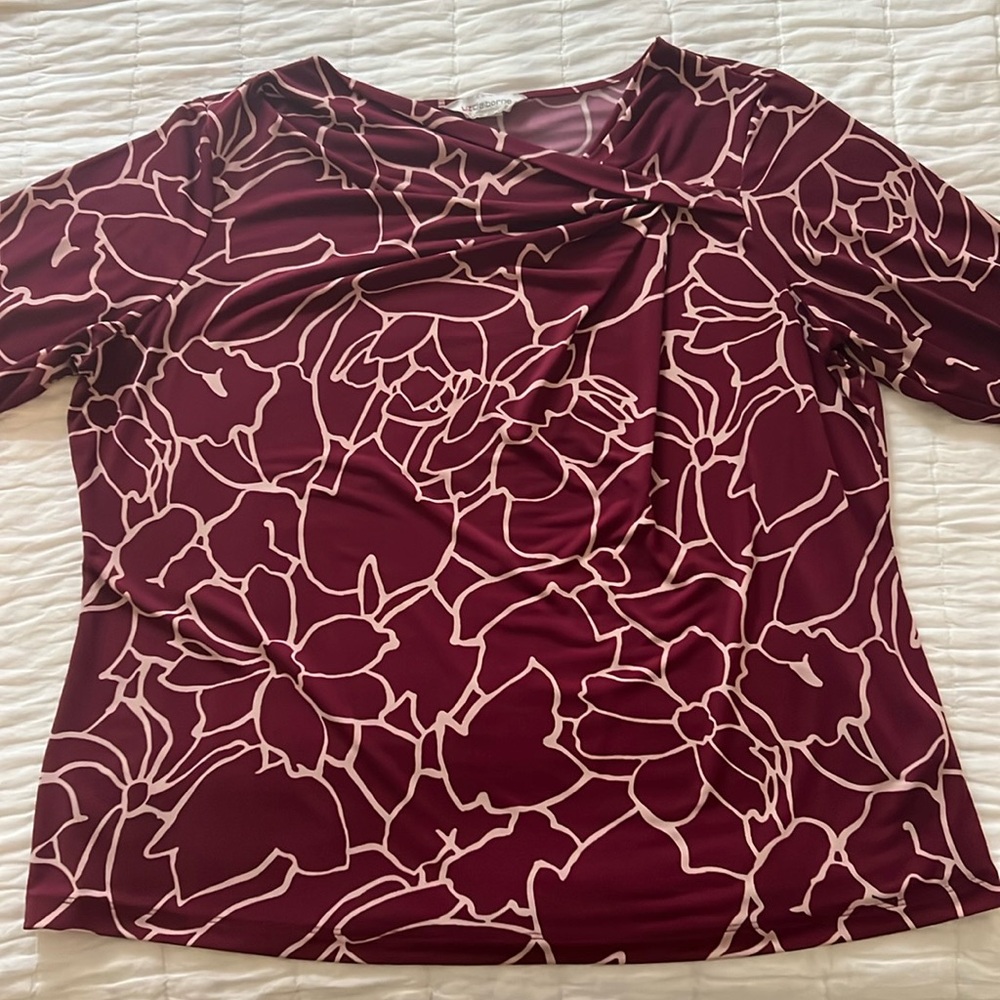 Liz Clairborne petite XL blouse. Color is maroon and blush.
